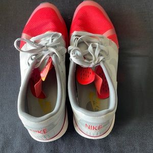 Nike men’s shoes size 10 1/2.